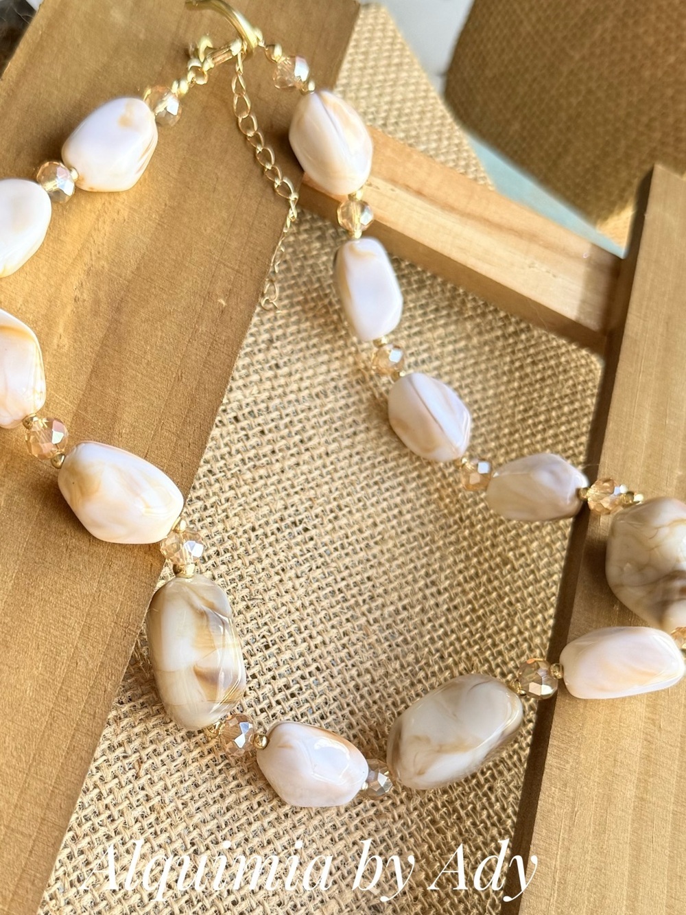 SHELL 🐚 ACRYLIC Cream & Gold Marble Bead Bracelet